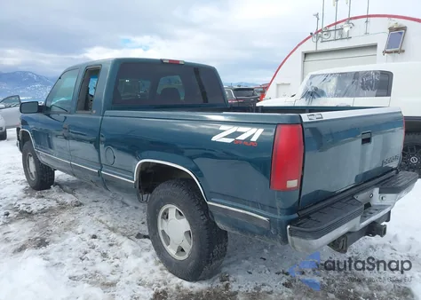 1998 Chevrolet K1500 Fleetside z USA, uszkodzony, nr VIN 1GCEK19R4WR149359